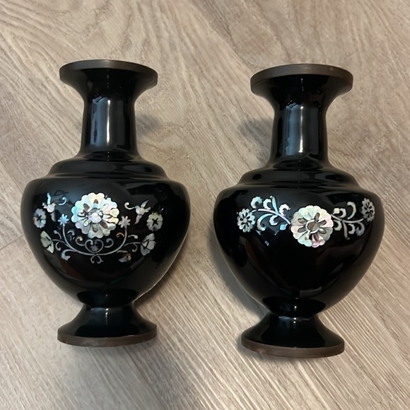 Pair of Vintage Black Lacquer Mother of Pearl Inlay Vases with Brass Detail - Picture 1 of 5
